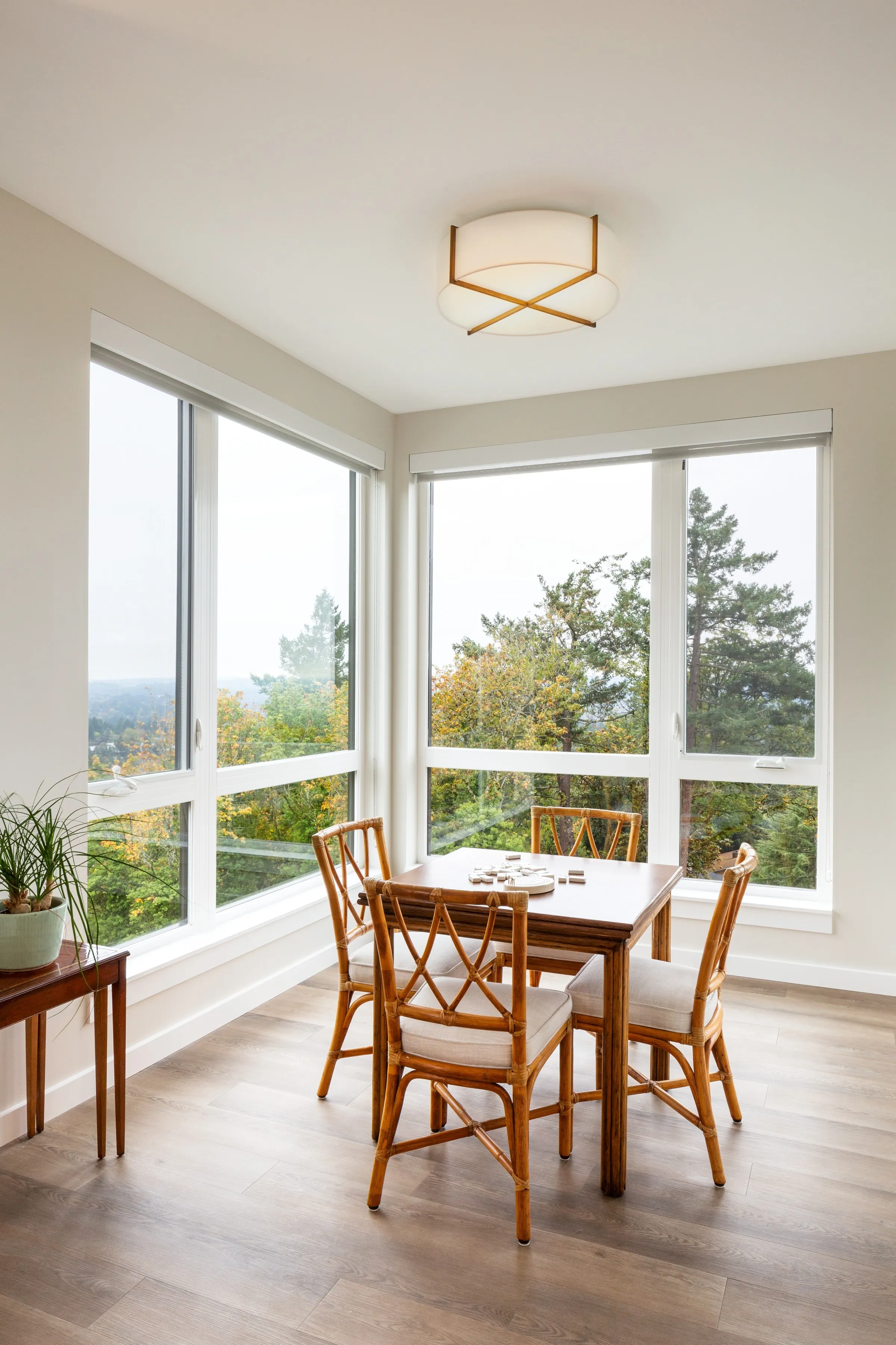 Sky Lodge Apartment Home Dining Room