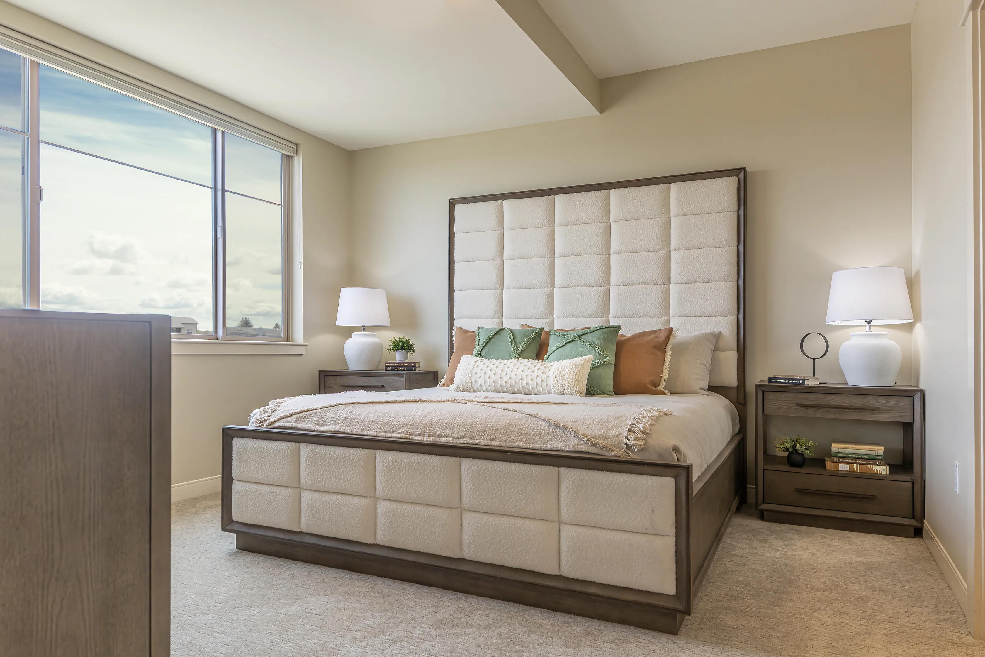 Grand Lodge Apartment Home Bedroom